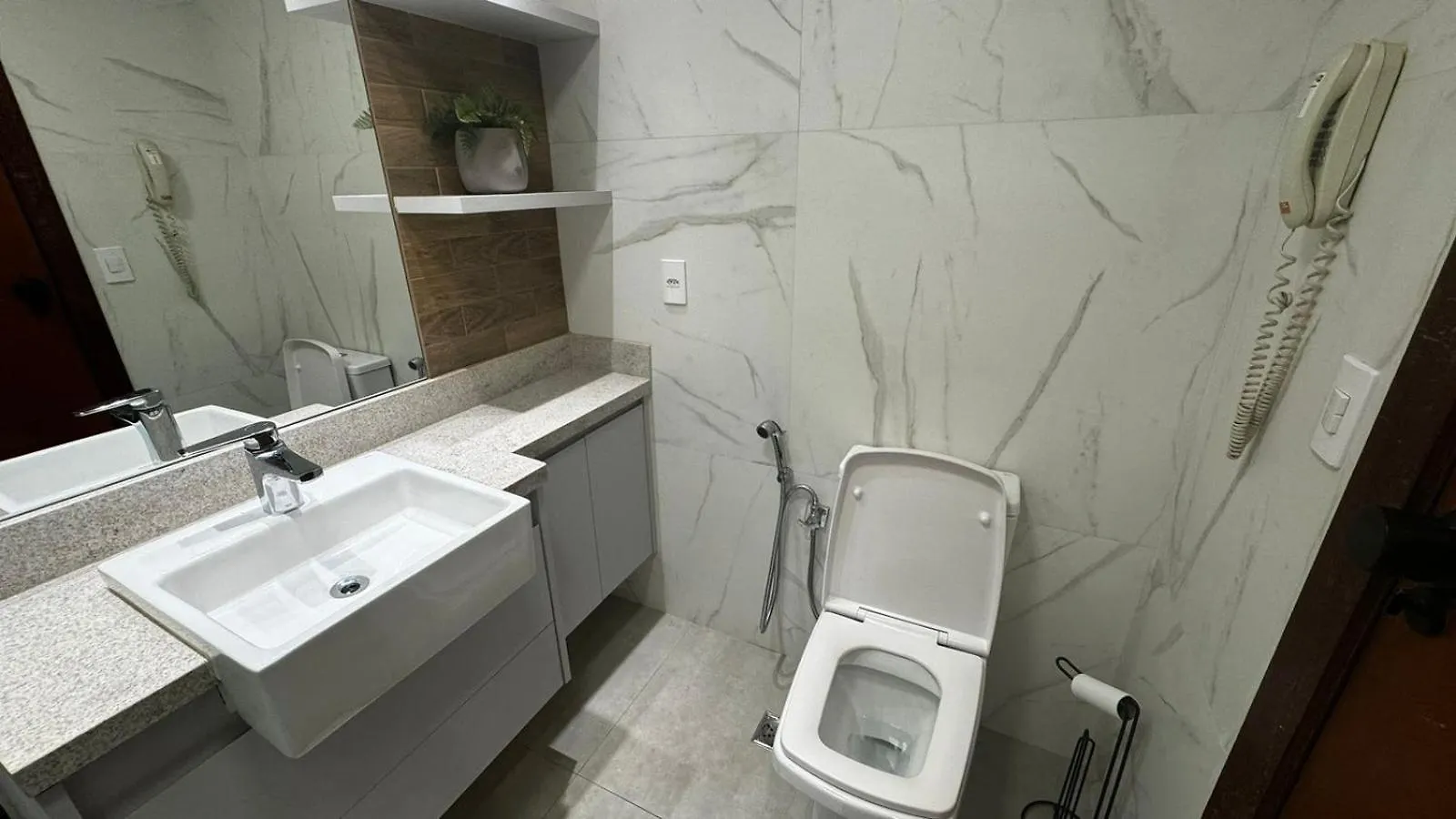 Alugueasy - Hotel Metropolitan Brasilia Brazil